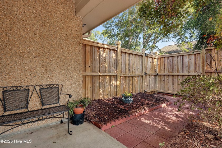 Charming 2-bedroom, 2-bath patio home in one of Ogden's most - photo 3