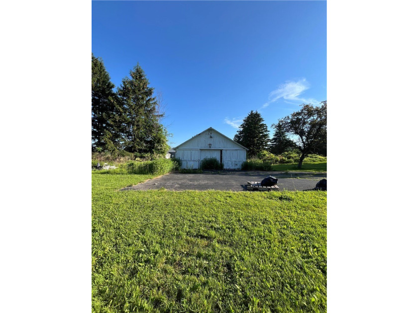 Discover the potential at 6705 E Townline Rd, Williamson, NY - photo 8