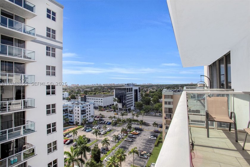 Welcome to this bright and inviting 2-bedroom, 1-bathroom condo - photo 23