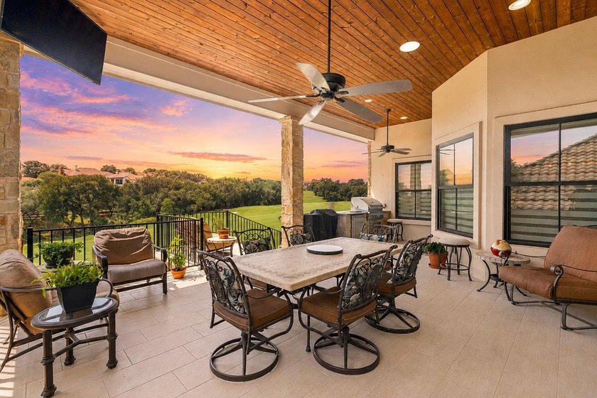 Experience refined luxury living in this exceptional golf course - photo 27