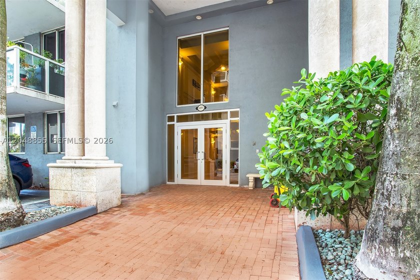 Welcome to this bright and inviting 2-bedroom, 1-bathroom condo - photo 29
