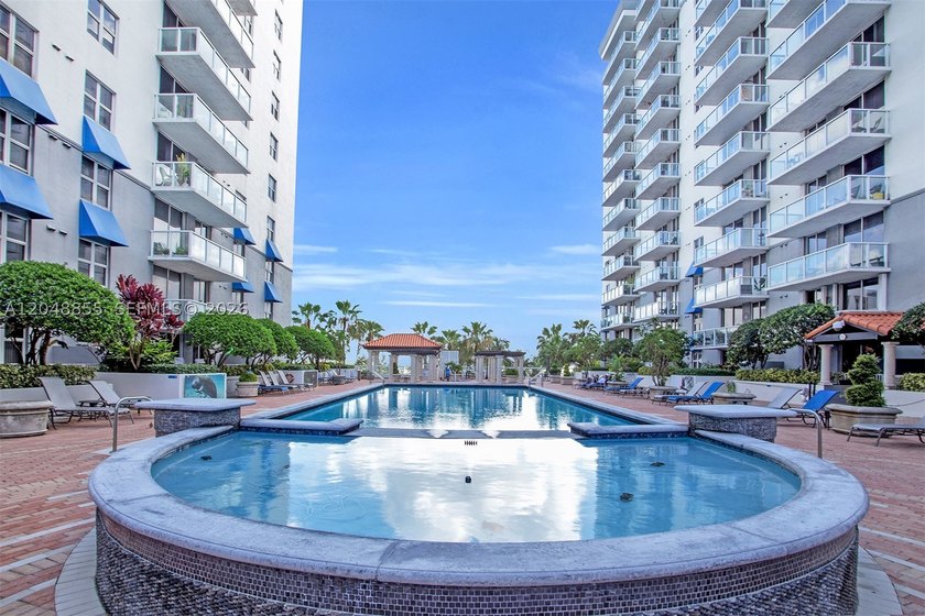 Welcome to this bright and inviting 2-bedroom, 1-bathroom condo - photo 32