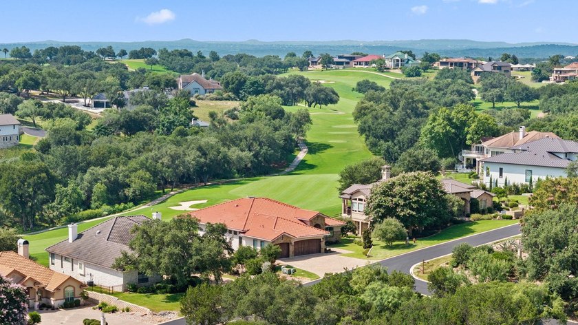 Experience refined luxury living in this exceptional golf course - photo 35
