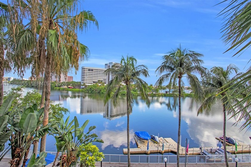 Welcome to this bright and inviting 2-bedroom, 1-bathroom condo - photo 36