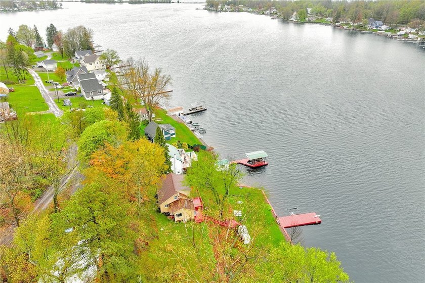 Tucked into the hillside, this awesome lakefront home offers so - photo 47