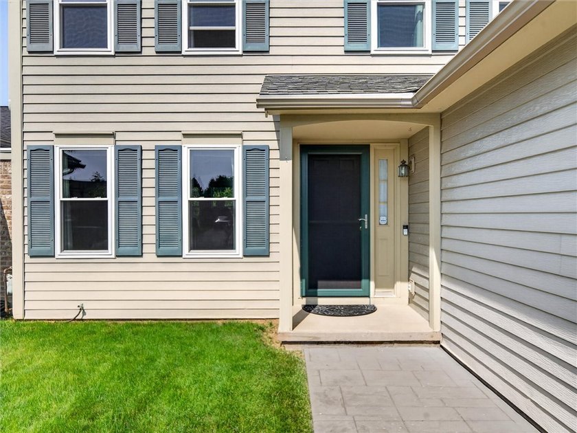 Past delayed negotiations! You will LOVE this WELL MAINTAINED - photo 3