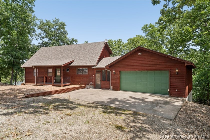 Lakefront living at its finest on the 84 MM! Welcome to 23069 - photo 4