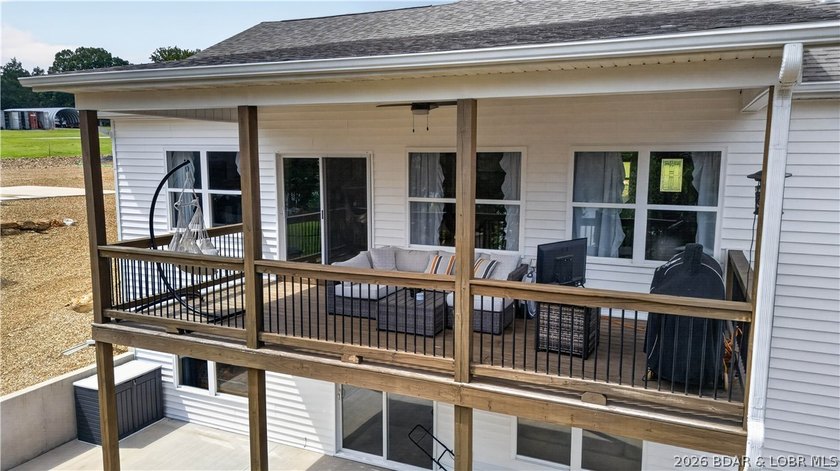 Enjoy waterfront living in this stunning 4-bedroom, 2.5-bath - photo 10