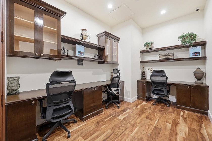Freshly Updated and Move-In Ready in the beautiful Montecito! - photo 23