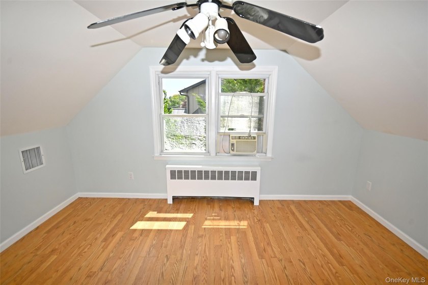 Spacious 4-Bedroom, 2-Bath Home in the Heart of Wantagh Welcome - photo 45