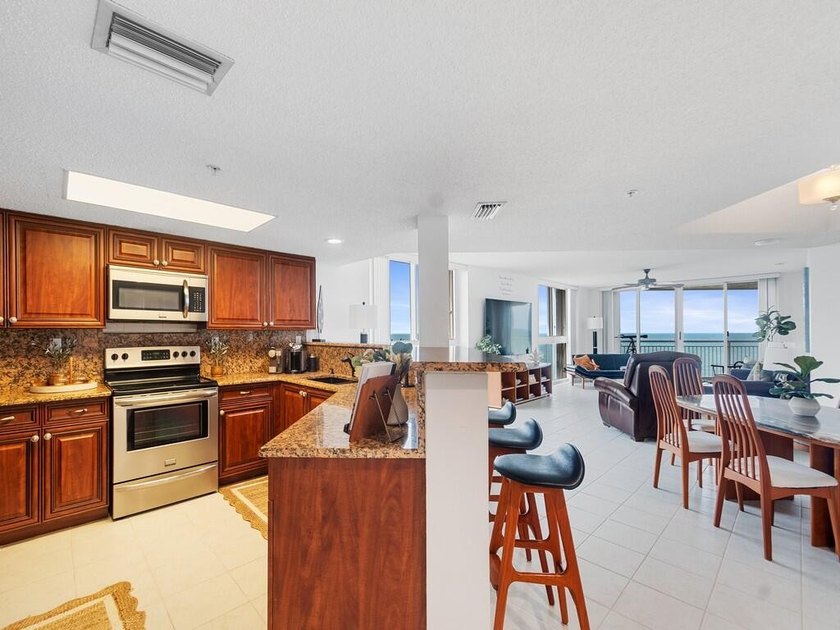 Expansive ocean and lagoon views from every room in this direct - photo 15