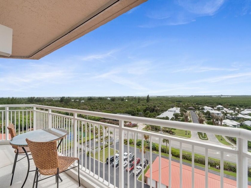 Expansive ocean and lagoon views from every room in this direct - photo 25