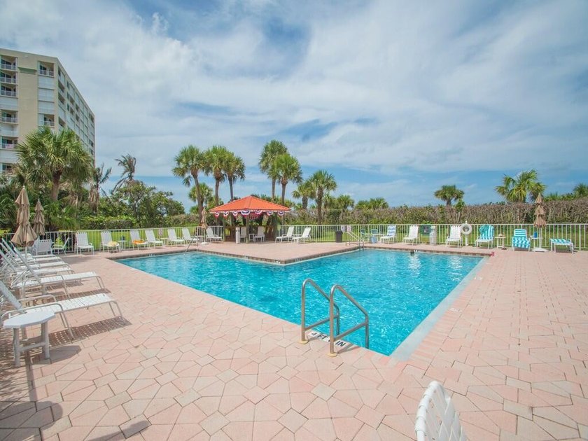 Expansive ocean and lagoon views from every room in this direct - photo 39