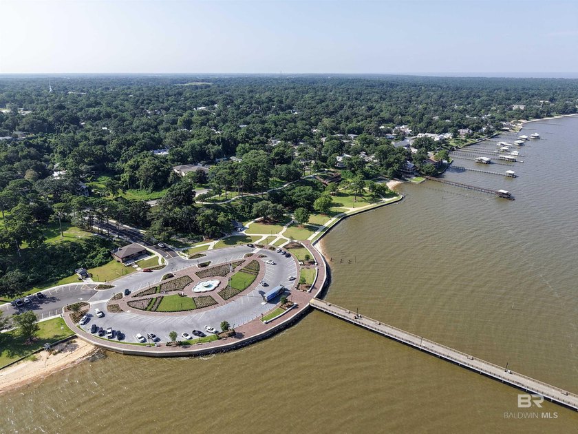 Experience Eastern Shore living in this beautifully updated - photo 22