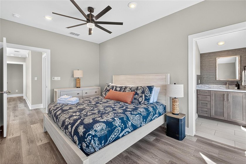 LAKEFRONT HOME IN A NICHE BEACHFRONT COMMUNITY, *DAS STRANDHAUS* - photo 30