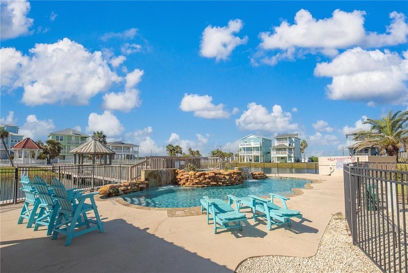 LAKEFRONT HOME IN A NICHE BEACHFRONT COMMUNITY, *DAS STRANDHAUS* - photo 37