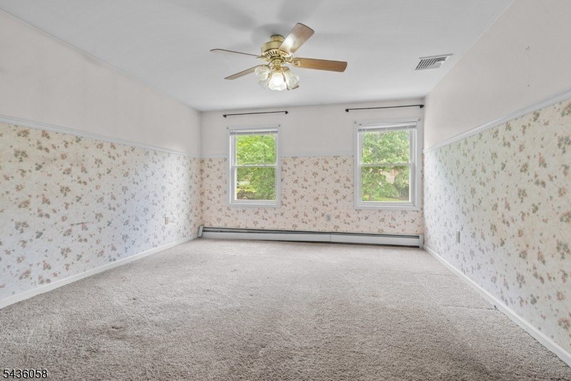 Welcome to this beautifully maintained, sun-drenched colonial - photo 22