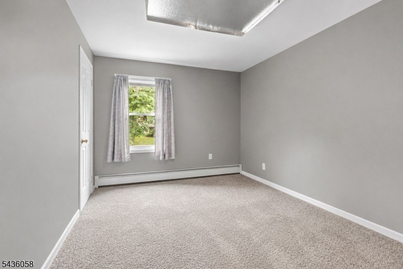 Welcome to this beautifully maintained, sun-drenched colonial - photo 24