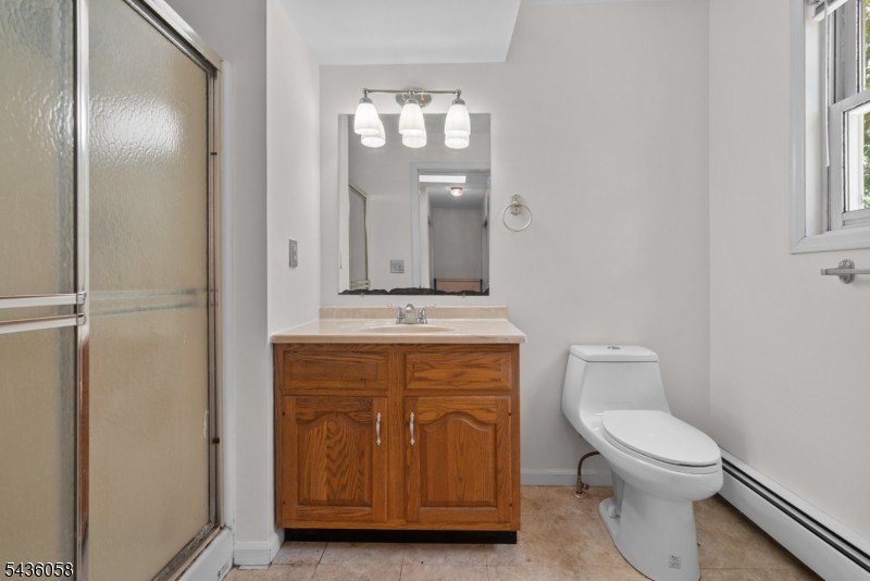 Welcome to this beautifully maintained, sun-drenched colonial - photo 30