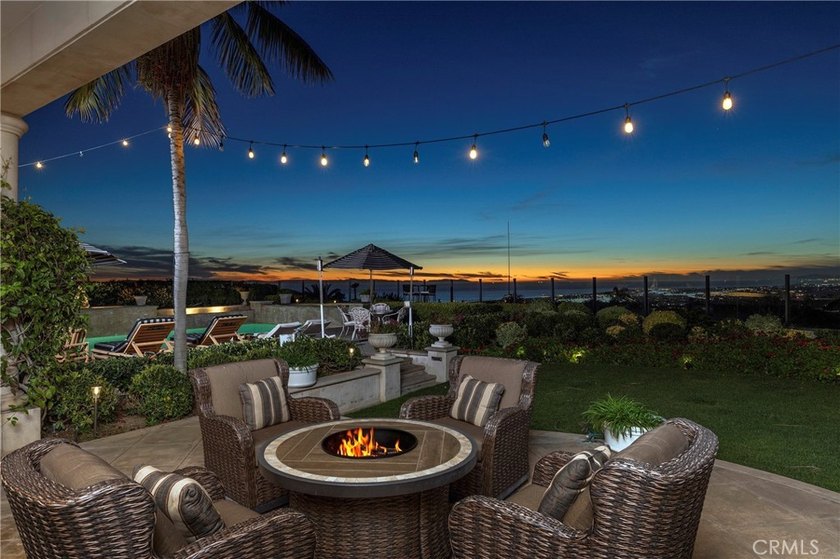 Set behind the guarded and patrolled gates of Pelican Hill in - photo 21