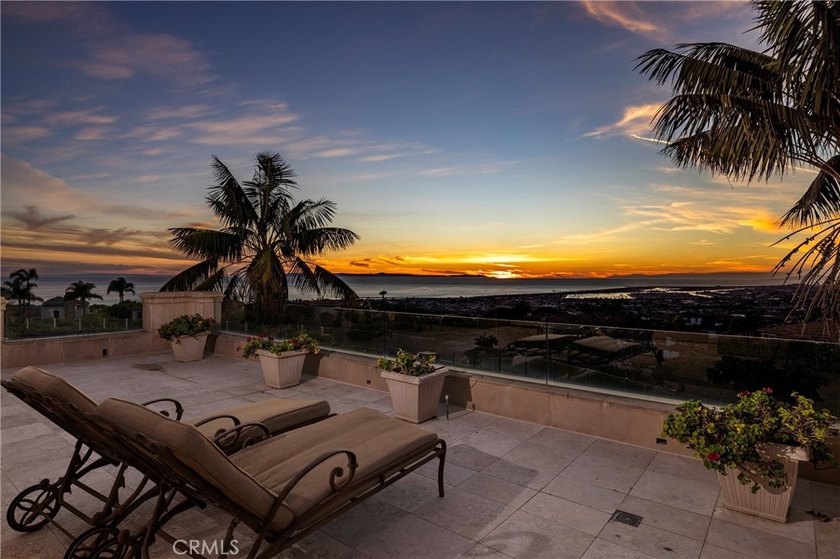 Set behind the guarded and patrolled gates of Pelican Hill in - photo 27