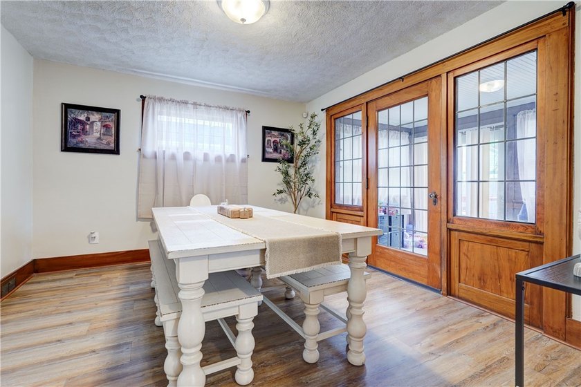 Welcome to 22 Ross Street! This well-maintained 3-bedroom, 1 - photo 5