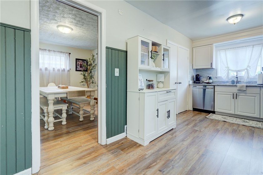 Welcome to 22 Ross Street! This well-maintained 3-bedroom, 1 - photo 8