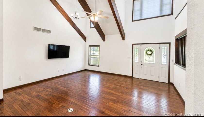 Lakefront Oasis! Discover this exceptional 5,200+ sq ft custom - photo 7