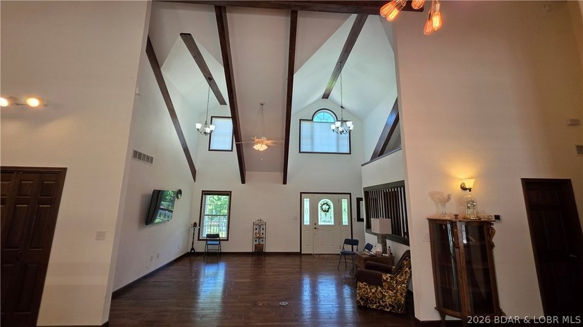Lakefront Oasis! Discover this exceptional 5,200+ sq ft custom - photo 8