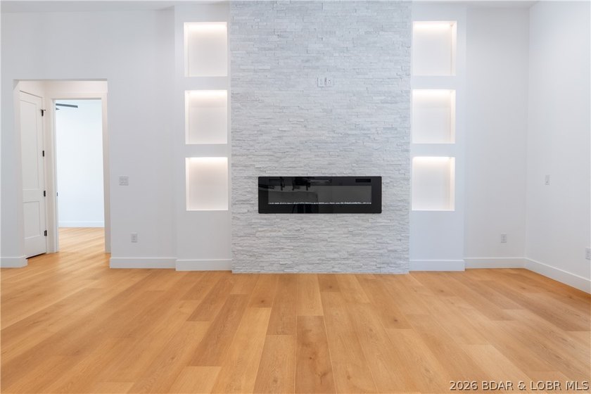 NEW CONSTRUCTION in Porto Cima! This modern ranch delivers the - photo 8