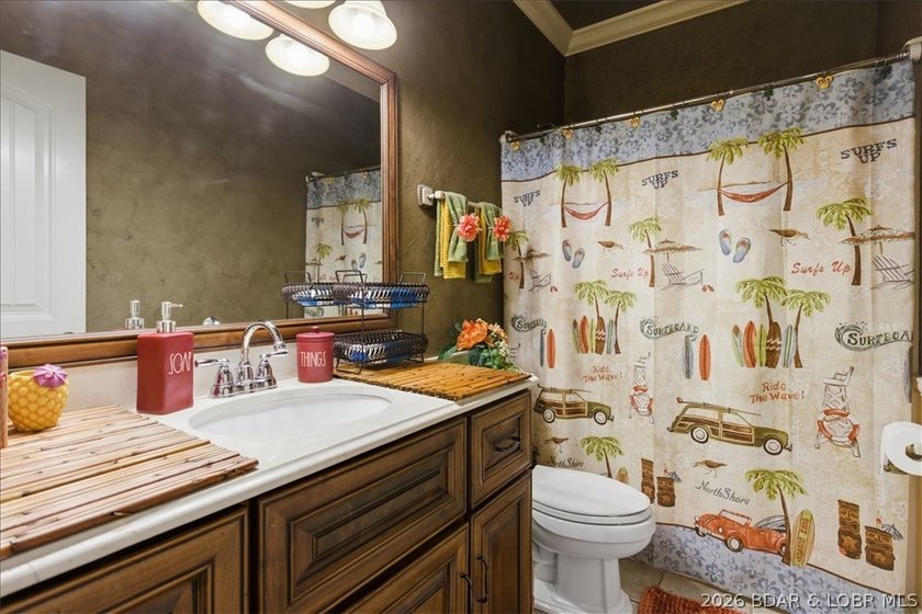 Spacious Updated Home on a 1.75 Acre Lot in Prime Location! This - photo 5