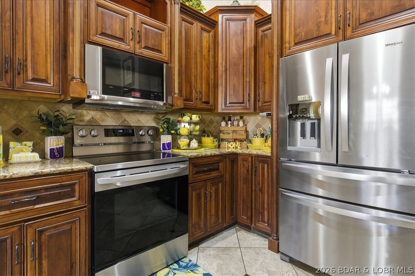 Spacious Updated Home on a 1.75 Acre Lot in Prime Location! This - photo 7