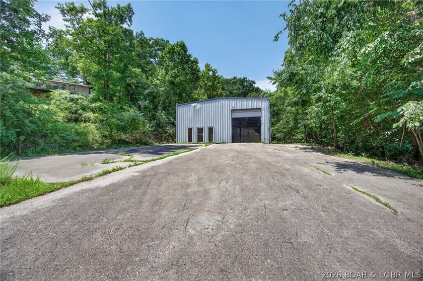 Endless potential awaits with this versatile 3,680-square-foot - photo 3