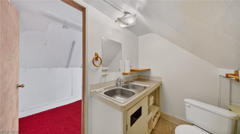 Not your typical cookie-cutter home. This 3-bedroom property is - photo 18