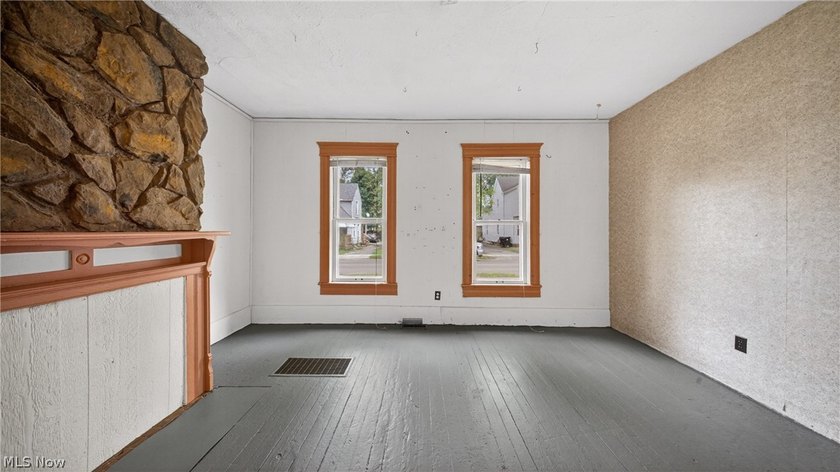 Not your typical cookie-cutter home. This 3-bedroom property is - photo 21