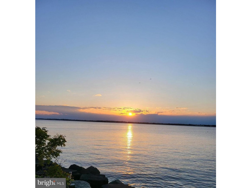 Enjoy waterfront living in this beautifully renovated cottage - photo 26