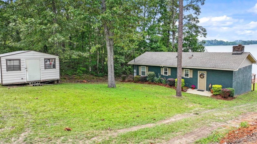 Move-in ready lakefront cabin with breathtaking views - photo 5