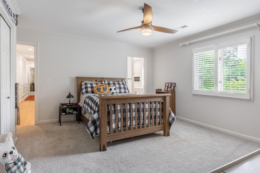 Welcome to 4020 Hamill Road, a beautifully updated brick - photo 36