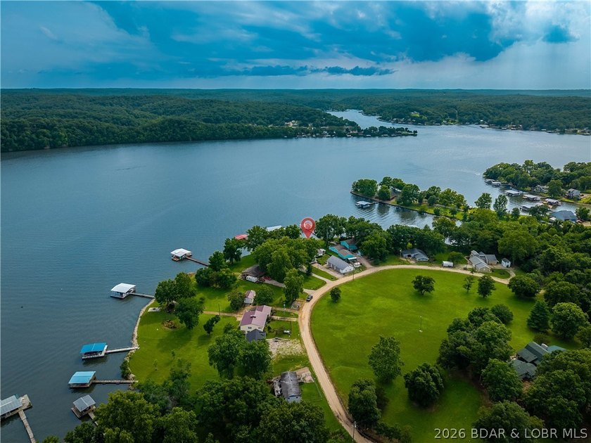 Hard-to-find one-level lakefront living at the 49-mile marker! - photo 7