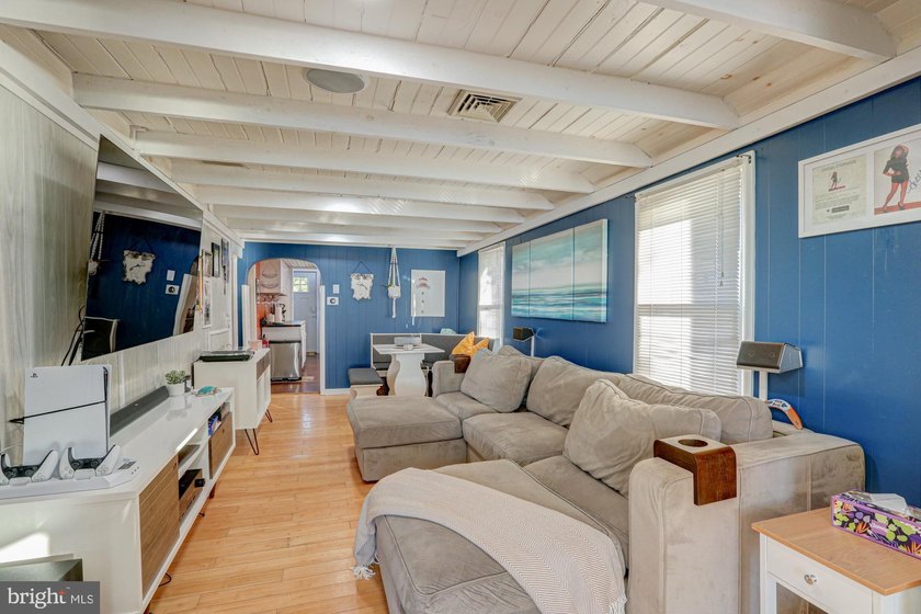 Enjoy waterfront living in this beautifully renovated cottage - photo 42