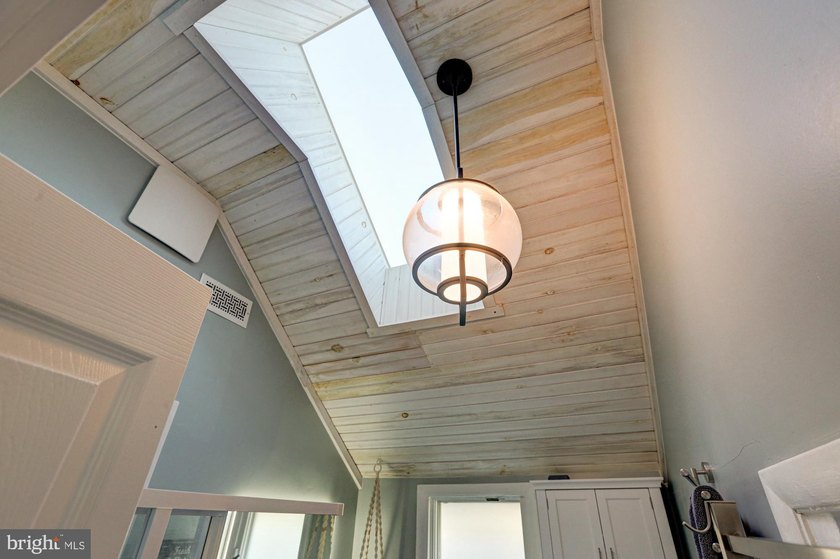 Enjoy waterfront living in this beautifully renovated cottage - photo 47