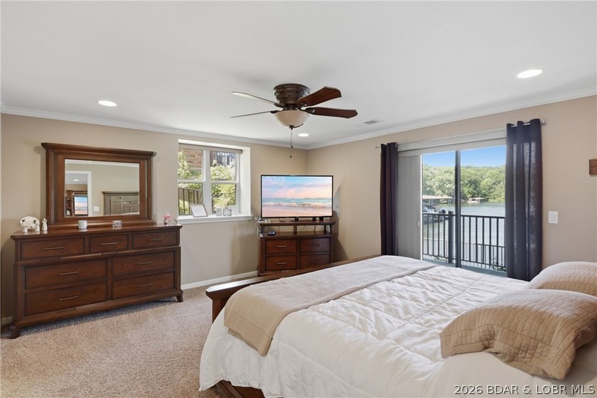 Don't miss this beautiful 1,800 sq. ft. furnished lakefront - photo 4