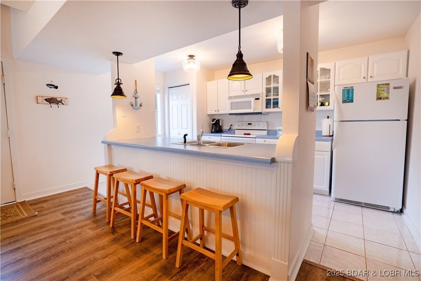 Experience the best of lakeside living in this unique property - photo 18