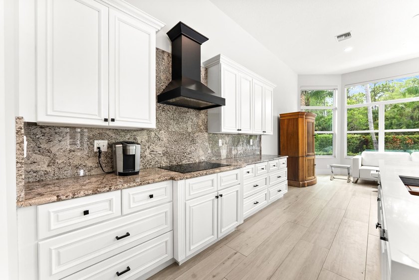 Ironhorse is a prestigious community of 324 homes built around - photo 20