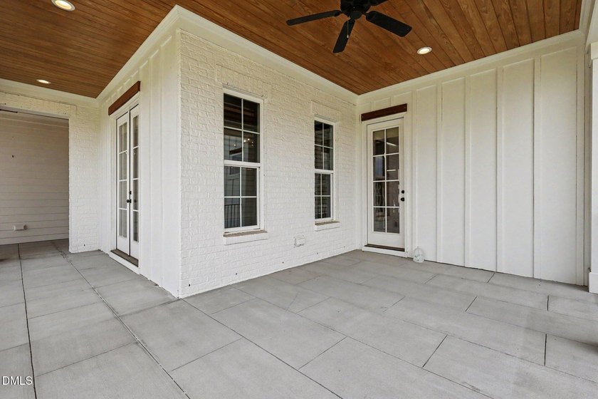 Former 2019 Parade of Homes Gold Winner, this exceptional modern - photo 45