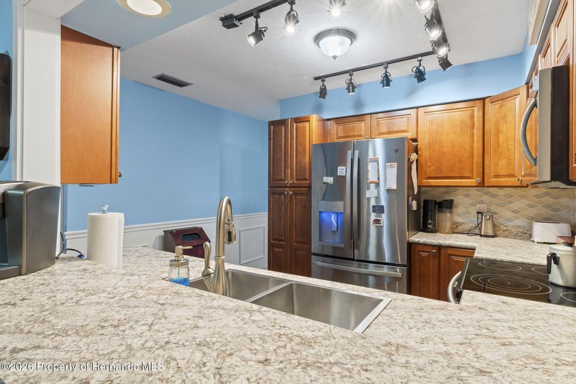 3/2/2 Home - NO HOA - NOT IN A FLOOD ZONE - BEAUTIFULLY - photo 12