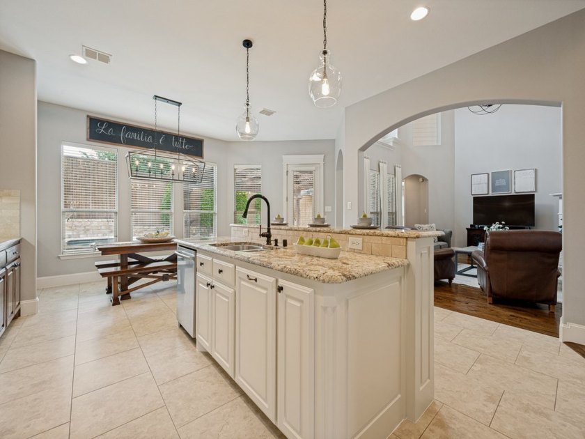 Beautifully appointed Newcastle home in sought-after Country - photo 13