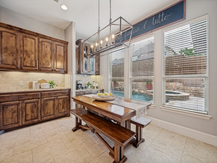 Beautifully appointed Newcastle home in sought-after Country - photo 17
