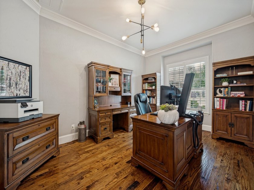 Beautifully appointed Newcastle home in sought-after Country - photo 18