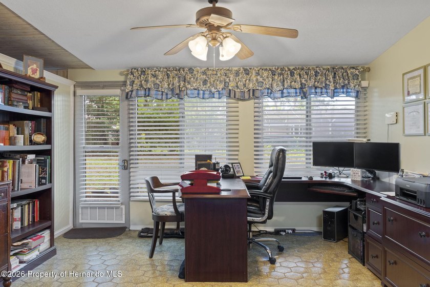 3/2/2 Home - NO HOA - NOT IN A FLOOD ZONE - BEAUTIFULLY - photo 19